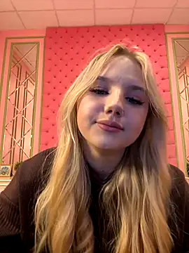 Sky Cutie online show from October 18, 2025, 5:09 am