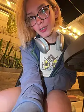 SweetBunnyGF online show from May 25, 2026, 1:05 am