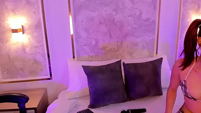 Snapshot of doll_eyees_ chatting on December 4, 2025, 2:43 am doll eyees online show from December 4, 2025, 2:43 am