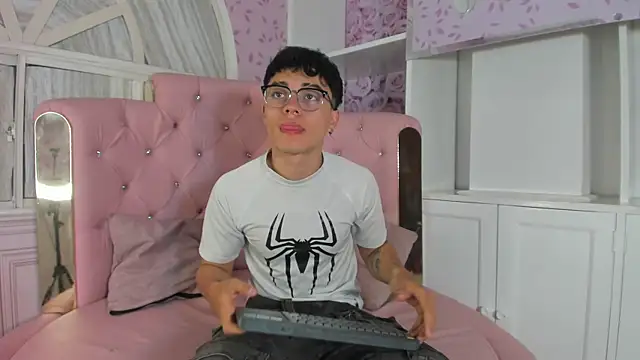 Snapshot of Dani_rivass chatting on November 18, 2025, 11:13 am Dani rivass online show from November 18, 2025, 11:13 am