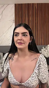 Snapshot of AliceRitter chatting on April 10, 2026, 11:01 pm AliceRitter online show from April 10, 2026, 11:01 pm