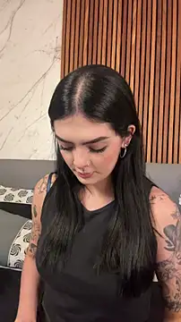 Snapshot of AliceRitter chatting on April 24, 2026, 11:07 pm AliceRitter online show from April 24, 2026, 11:07 pm
