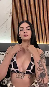 Snapshot of AliceRitter chatting on April 29, 2026, 10:27 pm AliceRitter online show from April 29, 2026, 10:27 pm