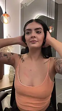 Snapshot of AliceRitter chatting on May 20, 2026, 10:18 pm AliceRitter online show from May 20, 2026, 10:18 pm