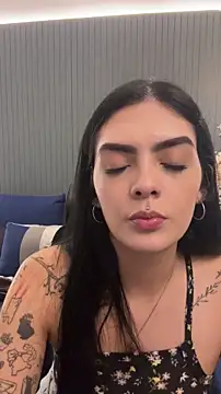 Snapshot of AliceRitter chatting on May 23, 2026, 1:15 am AliceRitter online show from May 23, 2026, 1:15 am