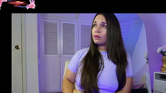 Snapshot of isabella_cf chatting on February 18, 2026, 5:38 am isabella cf online show from February 18, 2026, 5:38 am