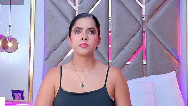 Martina-Roberts- online show from April 29, 2026, 4:49 am