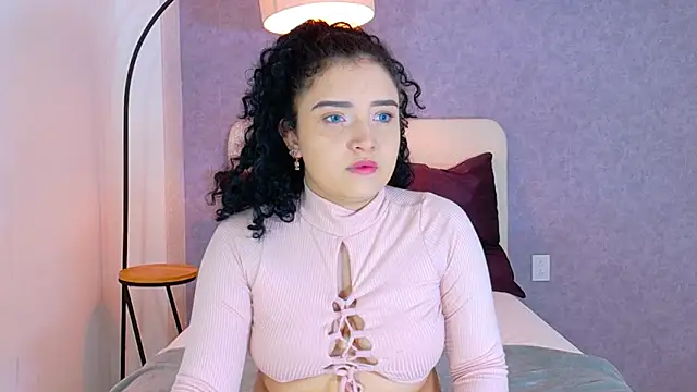 Snapshot of Tracielowe_w chatting on November 23, 2025, 3:38 am Tracielowe w online show from November 23, 2025, 3:38 am