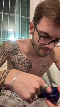 Leonsouzaof online show from April 16, 2026, 1:06 am