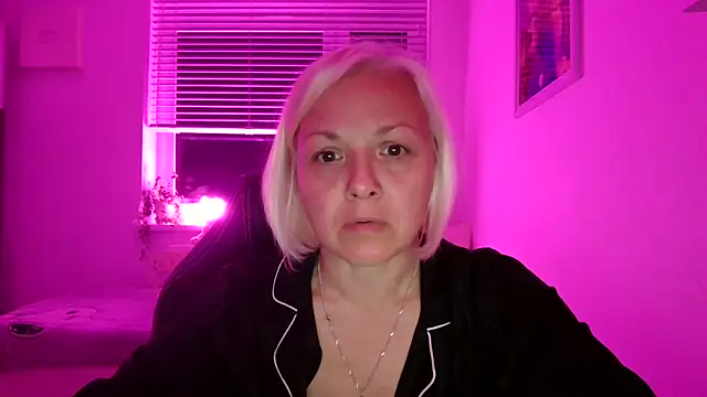 Linsy Kim online show from September 27, 2025, 7:09 pm