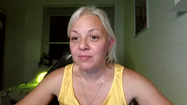 Linsy Kim online show from September 17, 2025, 5:59 pm