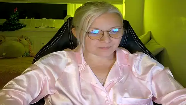 Linsy Kim online show from February 11, 2026, 11:04 pm