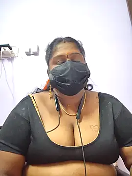 bakyasree143 online show from November 5, 2025, 2:42 pm