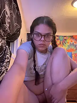 kykyloves online show from September 15, 2025, 2:45 am