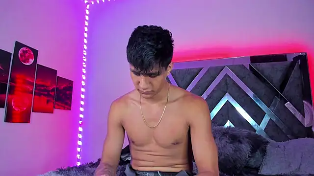 Snapshot of Robertmiller21 chatting on September 25, 2025, 5:02 am Robertmiller21 online show from September 25, 2025, 5:02 am