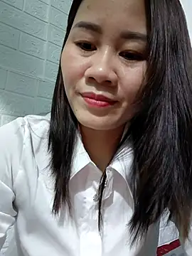 Singlemom69x online show from November 1, 2025, 2:11 pm