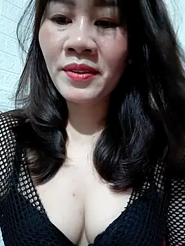 Snapshot of Singlemom69x chatting on July 10, 2026, 1:49 am Singlemom69x online show from July 10, 2026, 1:49 am