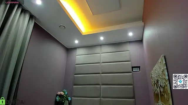 Snapshot of Adeline_Perle chatting on October 21, 2025, 1:16 am Adeline Perle online show from October 21, 2025, 1:16 am