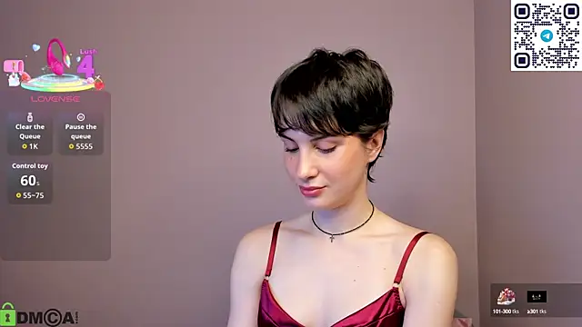 Snapshot of Adeline_Perle chatting on September 12, 2025, 2:12 am Adeline Perle online show from September 12, 2025, 2:12 am