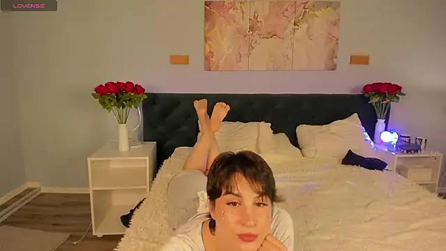 Snapshot of Adeline_Perle chatting on September 26, 2025, 1:34 am Adeline Perle online show from September 26, 2025, 1:34 am