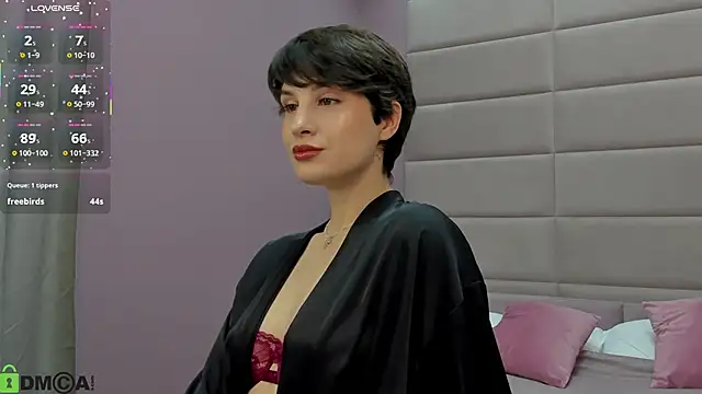 Snapshot of Adeline_Perle chatting on November 29, 2025, 1:28 am Adeline Perle online show from November 29, 2025, 1:28 am