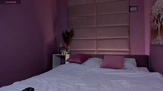 Snapshot of Adeline_Perle chatting on December 15, 2025, 2:06 am Adeline Perle online show from December 15, 2025, 2:06 am