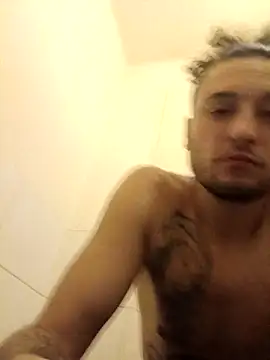 Snapshot of Woodern chatting on December 2, 2025, 10:44 pm Woodern online show from December 2, 2025, 10:44 pm