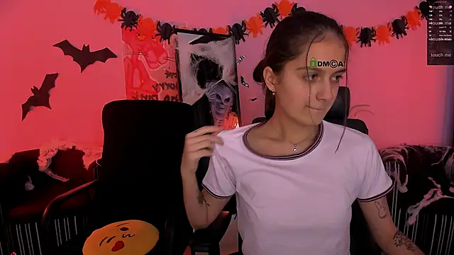 Snapshot of talia_seduce chatting on November 1, 2025, 12:54 pm talia seduce online show from November 1, 2025, 12:54 pm