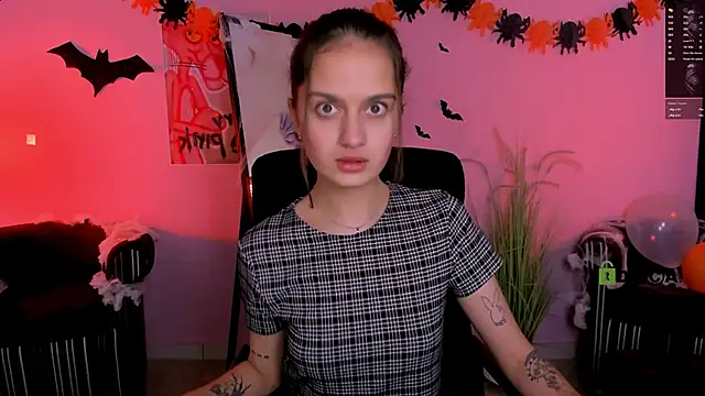 Snapshot of talia_seduce chatting on October 29, 2025, 2:49 pm talia seduce online show from October 29, 2025, 2:49 pm