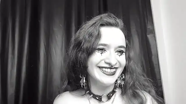 Snapshot of dreamin_blaze chatting on November 28, 2025, 8:25 am dreamin blaze online show from November 28, 2025, 8:25 am