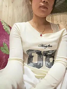 Snapshot of Ngoc-bbi chatting on April 18, 2026, 5:54 am Ngoc-bbi online show from April 18, 2026, 5:54 am