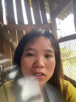 Ngoc-bbi online show from April 15, 2026, 11:49 pm