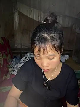 Ngoc-bbi online show from April 4, 2026, 2:01 pm