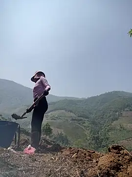 Ngoc-bbi online show from April 6, 2026, 3:46 am