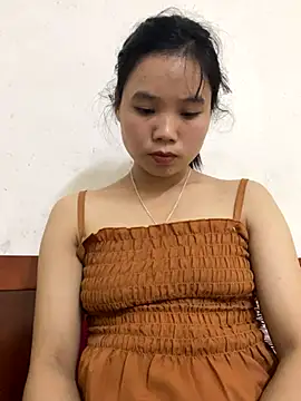 Ngoc-bbi online show from October 12, 2025, 11:33 am