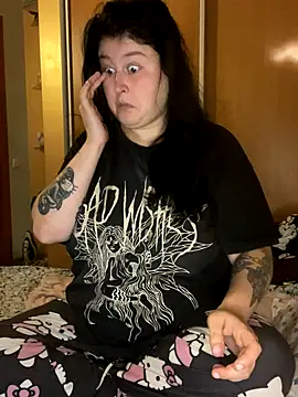 DazzzlingDame online show from September 24, 2025, 1:24 am