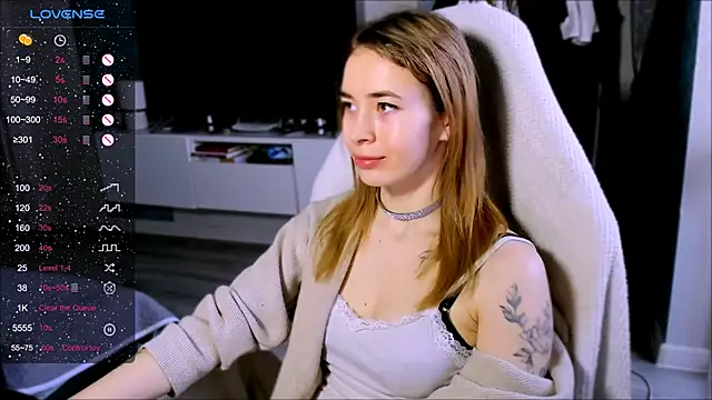 Snapshot of ZoyaMill chatting on February 20, 2026, 7:21 am ZoyaMill online show from February 20, 2026, 7:21 am