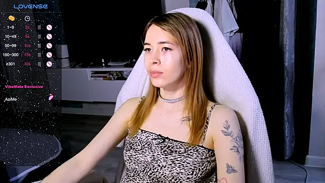 Snapshot of ZoyaMill chatting on February 26, 2026, 6:57 am ZoyaMill online show from February 26, 2026, 6:57 am