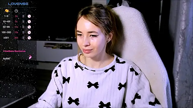 Snapshot of ZoyaMill chatting on February 22, 2026, 8:28 am ZoyaMill online show from February 22, 2026, 8:28 am