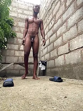 Snapshot of Makemecum634941 chatting on October 27, 2025, 8:37 am Makemecum634941 online show from October 27, 2025, 8:37 am