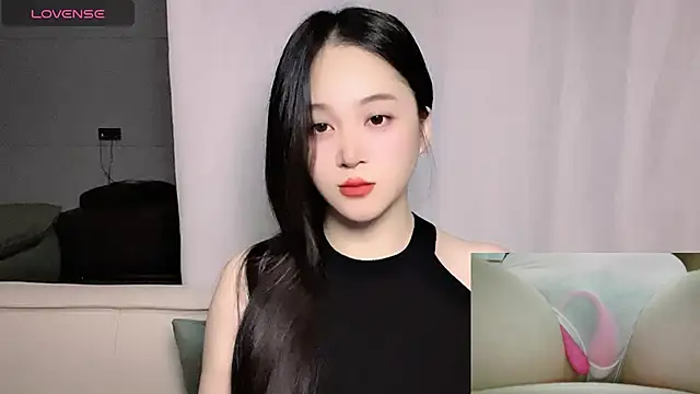 woaiqinqin online show from November 7, 2025, 4:00 pm