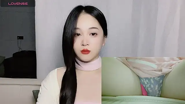 woaiqinqin online show from November 6, 2025, 4:00 pm