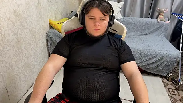 desiredude9 online show from October 4, 2025, 4:30 pm