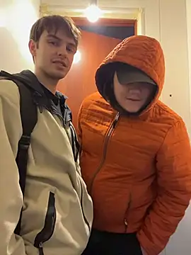 desiredude9 online show from February 5, 2026, 1:40 pm