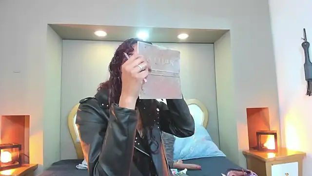 AteneaGreyy online show from October 4, 2025, 12:07 pm