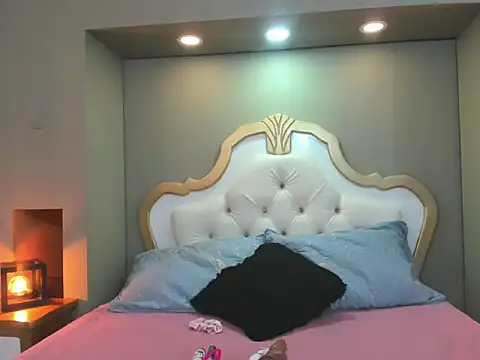 AteneaGreyy online show from October 8, 2025, 11:56 am