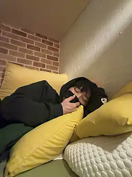 Snapshot of honeybottle chatting on February 26, 2026, 5:46 pm honeybottle online show from February 26, 2026, 5:46 pm