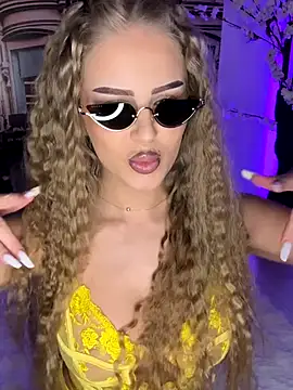 AubrieleRouj1 online show from January 8, 2026, 5:30 pm