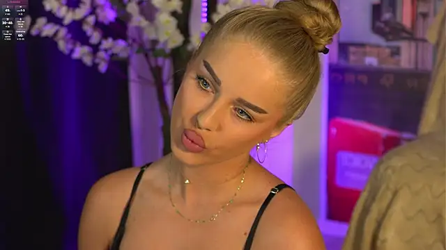 Snapshot of AubrieleRouj1 chatting on June 15, 2026, 5:12 pm AubrieleRouj1 online show from June 15, 2026, 5:12 pm