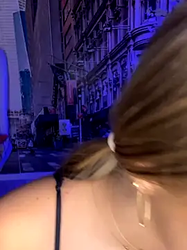 AubrieleRouj1 online show from December 19, 2025, 4:53 pm